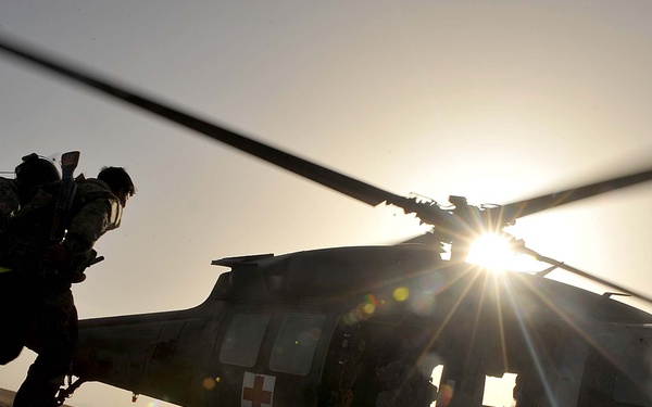 Anti-Afghan Forces Kill Five in Roadside Bomb