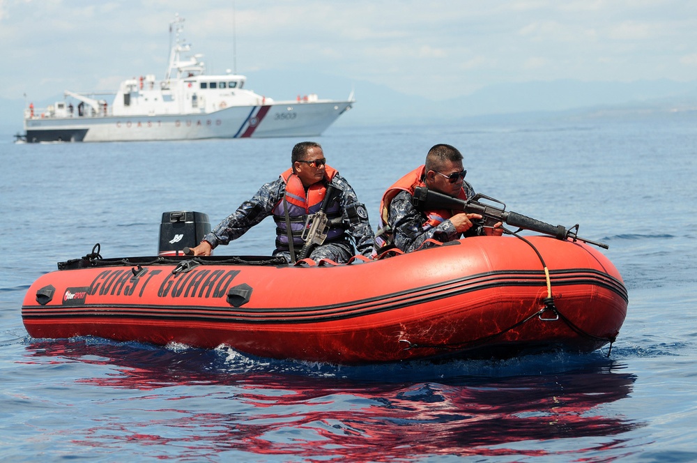 Philippine Coast Guard and U.S. Navy make Coastal Areas Safer