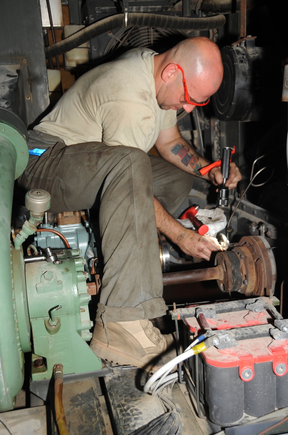 Extreme Heat, Hectic Flightline Keep 380th EMXS Maintainers Busy