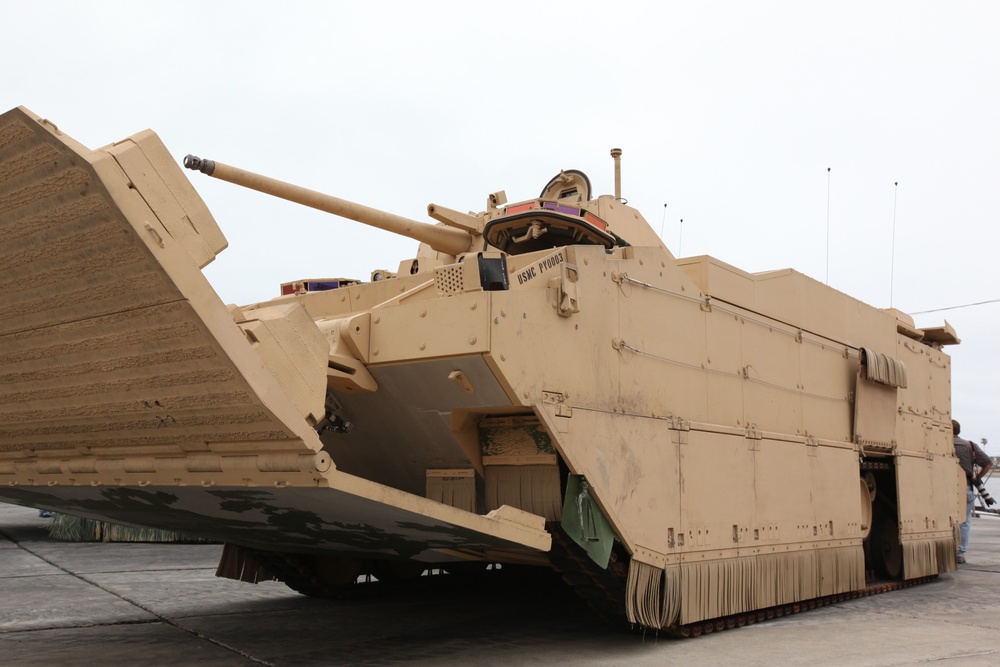 Corps Obtains Expeditionary Fighting Vehicles