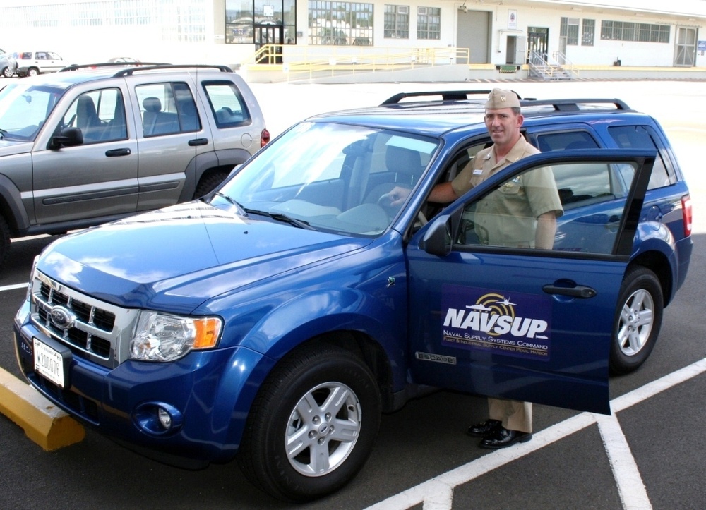 Sailor tests new hybrid car