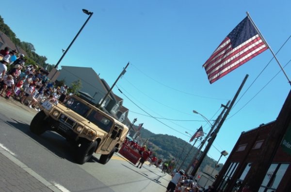 Canonsburg parades local Soldiers, military vehicles
