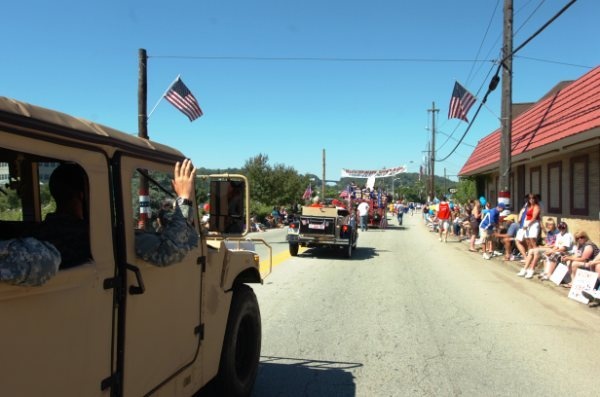 Canonsburg parades local Soldiers, military vehicles