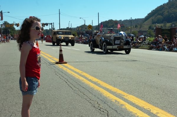 Canonsburg parades local Soldiers, military vehicles