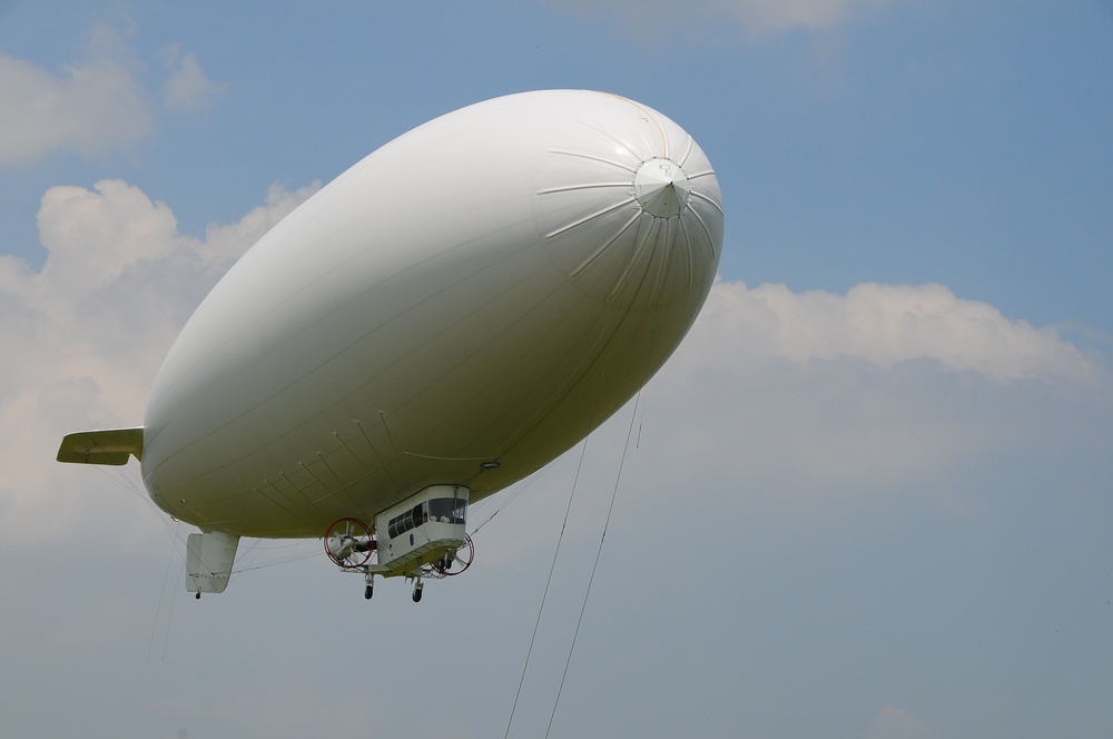 Navy airship assists in oil spill recovery efforts