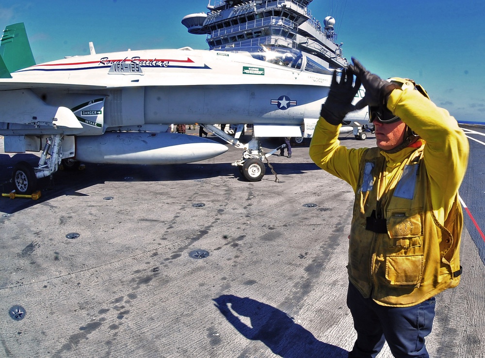 Air operations continue aboard USS Carl Vinson