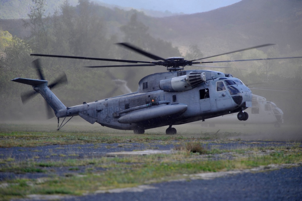 RIMPAC 2010 - Amphibious Assault on the Beaches of Bellows AFB