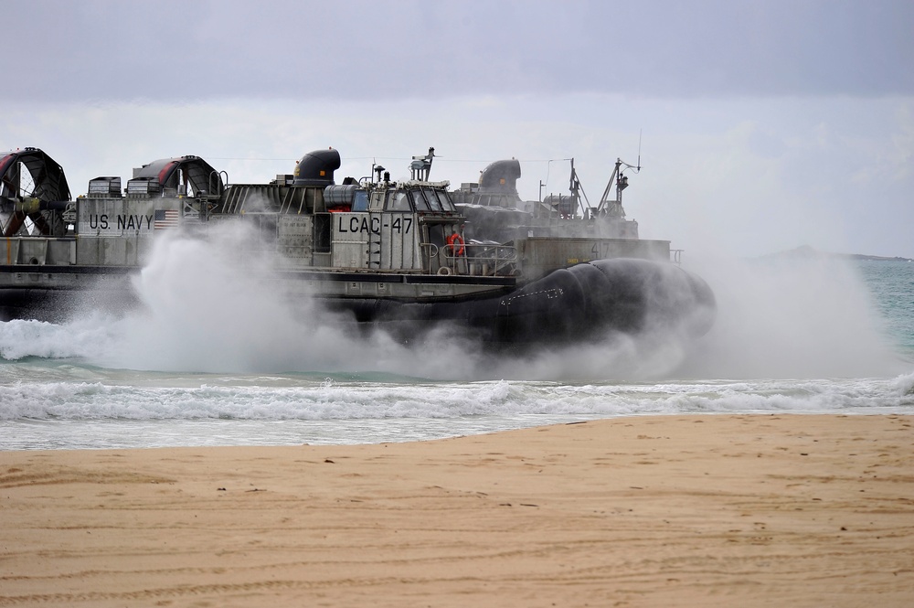 RIMPAC 2010 - Amphibious Assault on the Beaches of Bellows AFB