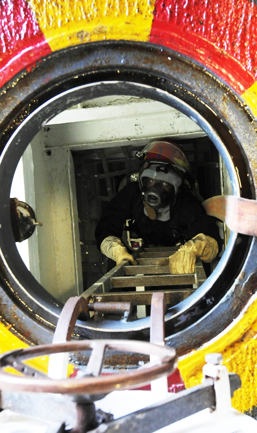 USS Wasp sailors conduct fire drill