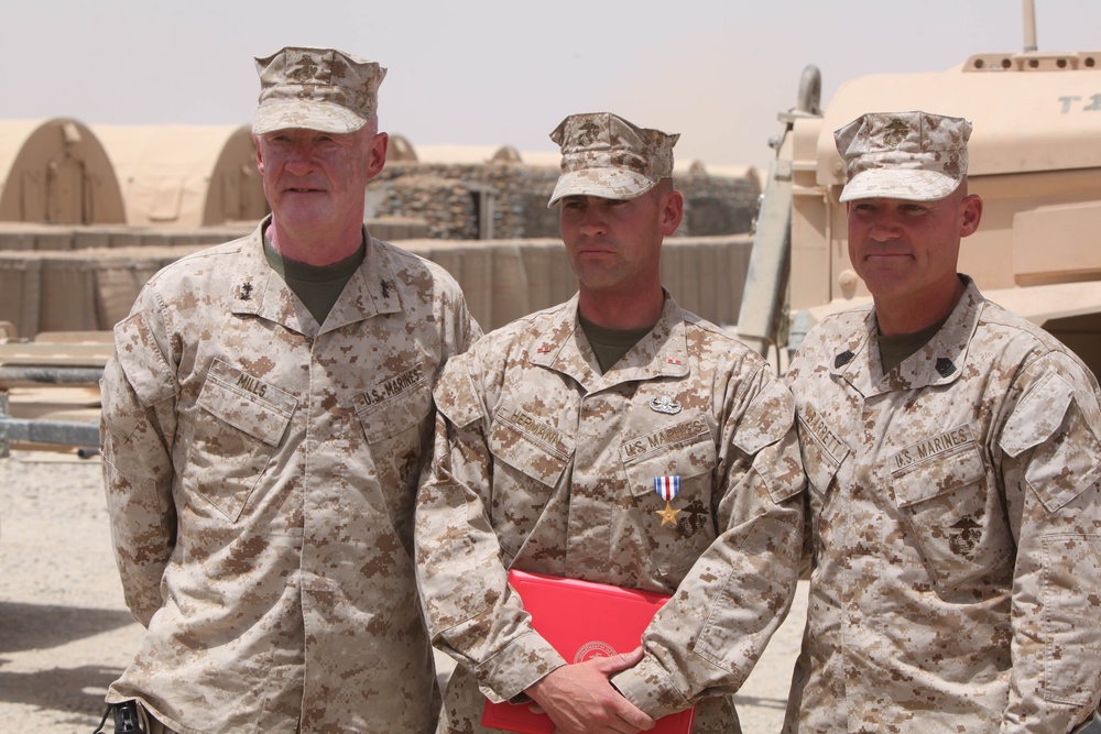 Bomb technician awarded Silver Star in Afghanistan