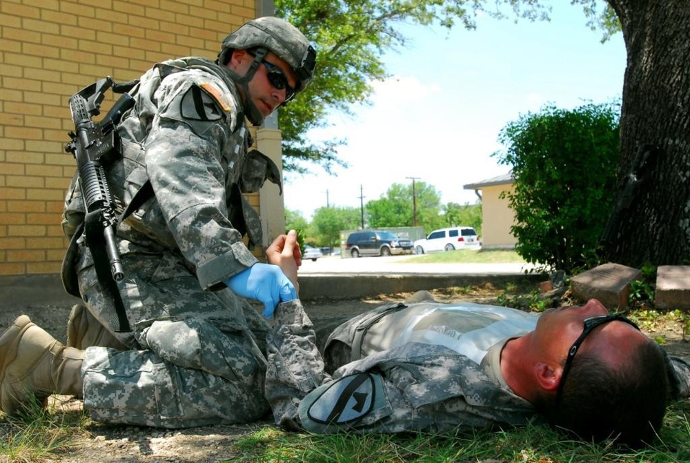 Medic Soldiers train for rigorous challenge