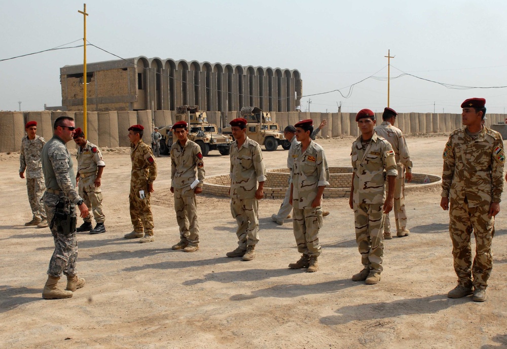 Iraqi Army commandos train in riot control techniques