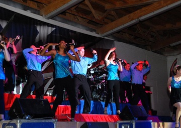 ‘Tops in Blue’ is tops in Basra