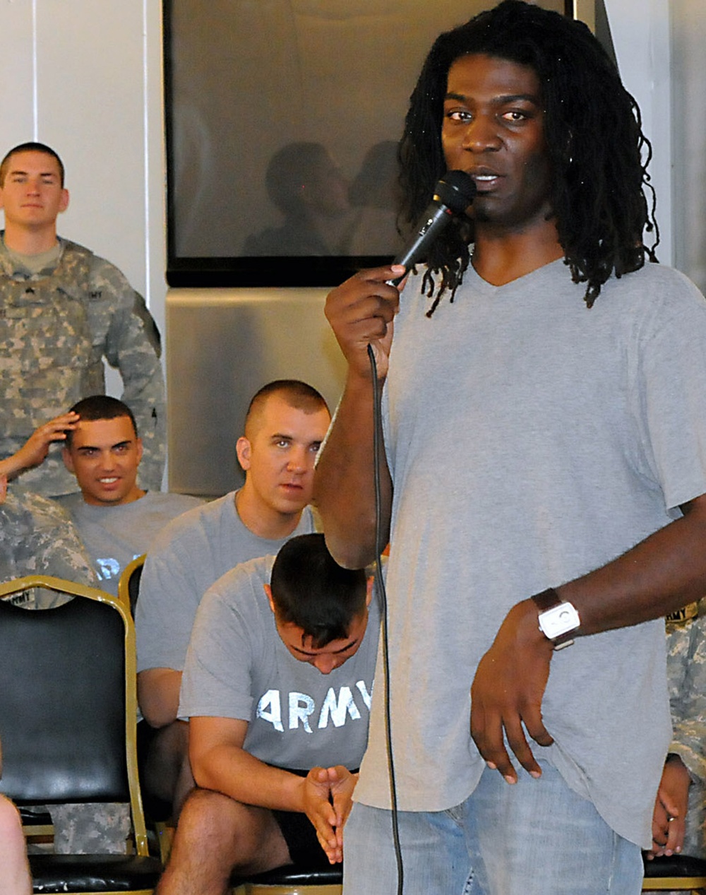 Lone Wolf comedians visit Loyalty