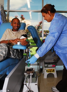 "Black Jack" Soldiers give blood to save lives
