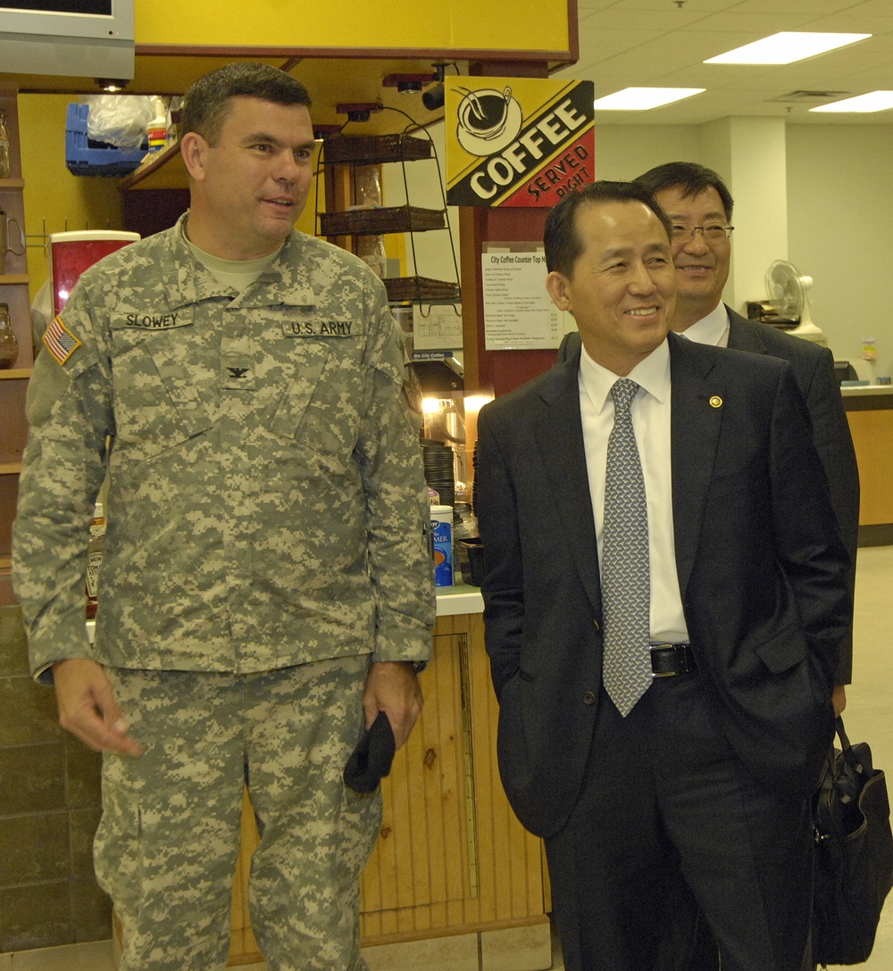 Korean Delegation Visits Dix