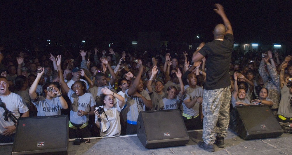 Ja Rule Performs for Service Members in Iraq