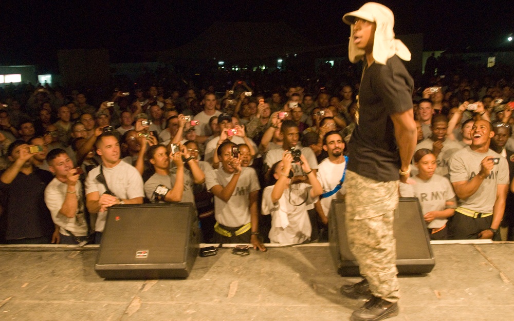 Ja Rule Performs for Service Members in Iraq