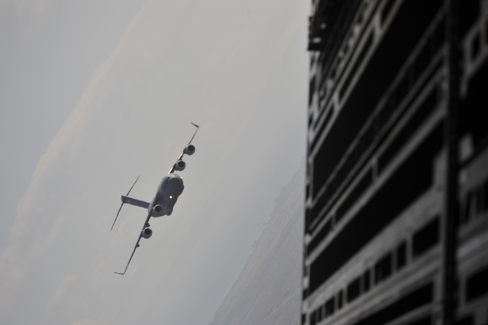 C-17 Globemaster Impresses Social Media