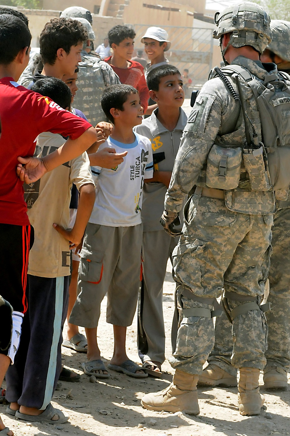 Artillerymen, policemen find thankful crowd during aid mission