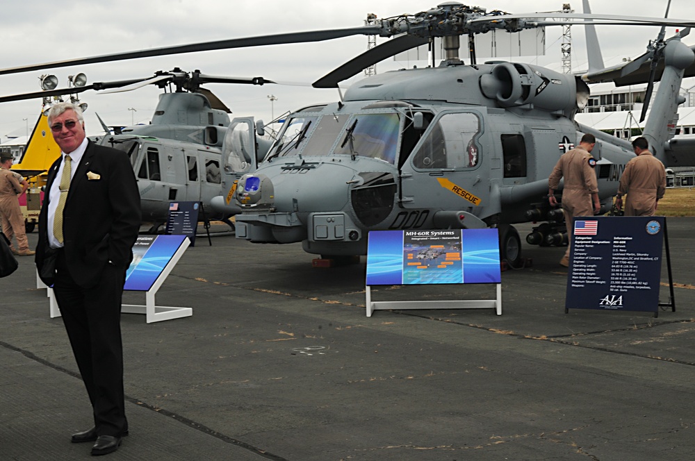 Senator Dodd Tours Farnborough's U.S. Assets