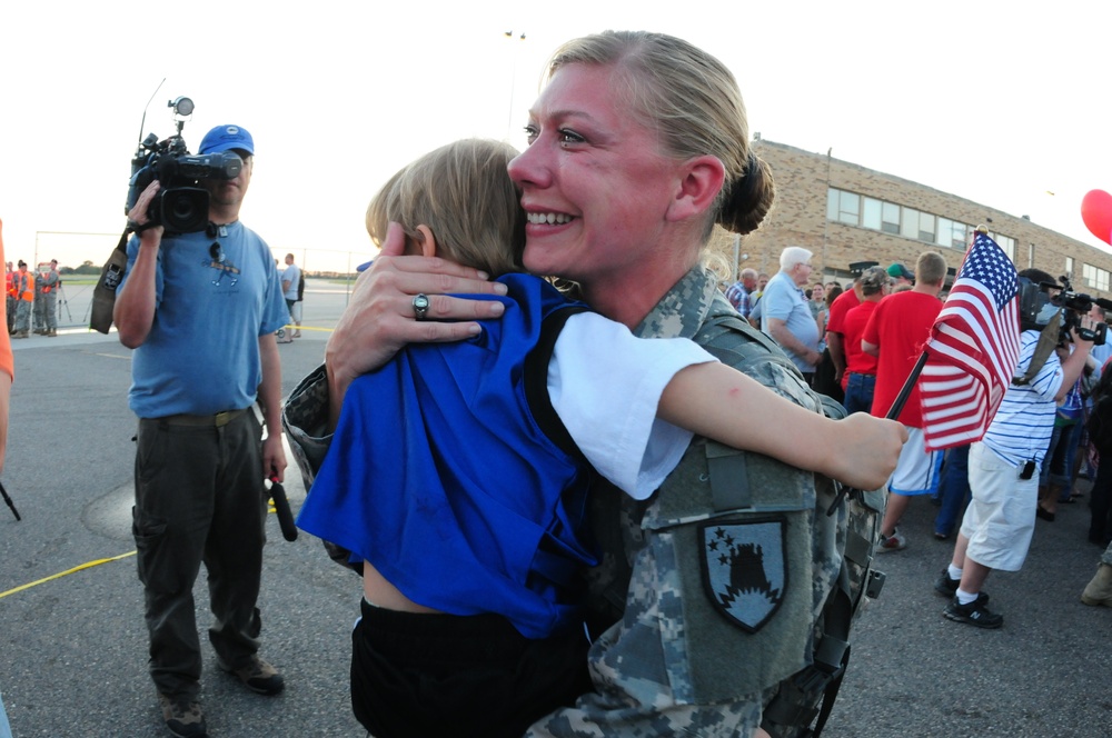 Another Wave of N.D. National Guard Soldiers Return to Fargo, N.D.