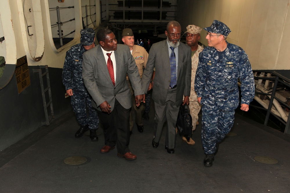 USS Iwo Jima hosts reception, receives key to Miami-Dade County