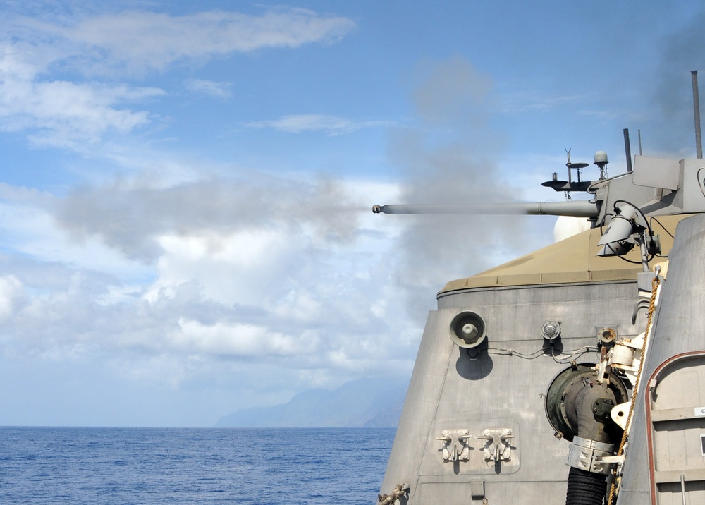 USS Freedom conducts training