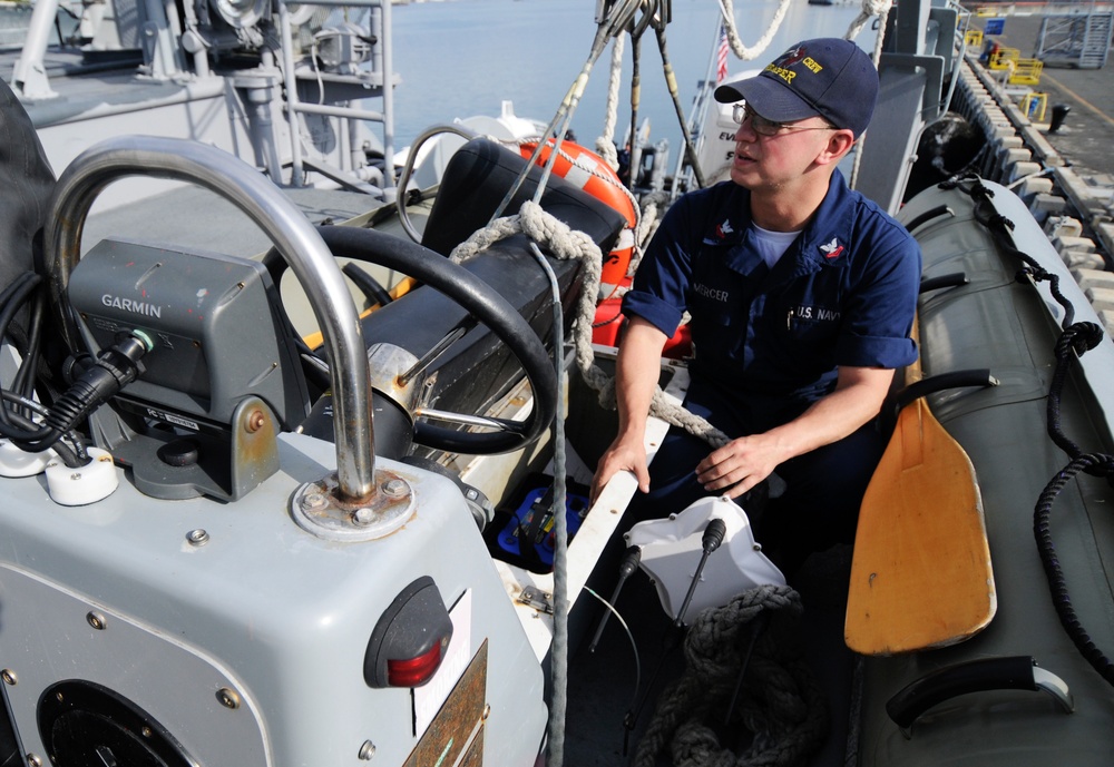 Minesweepers Conduct Training