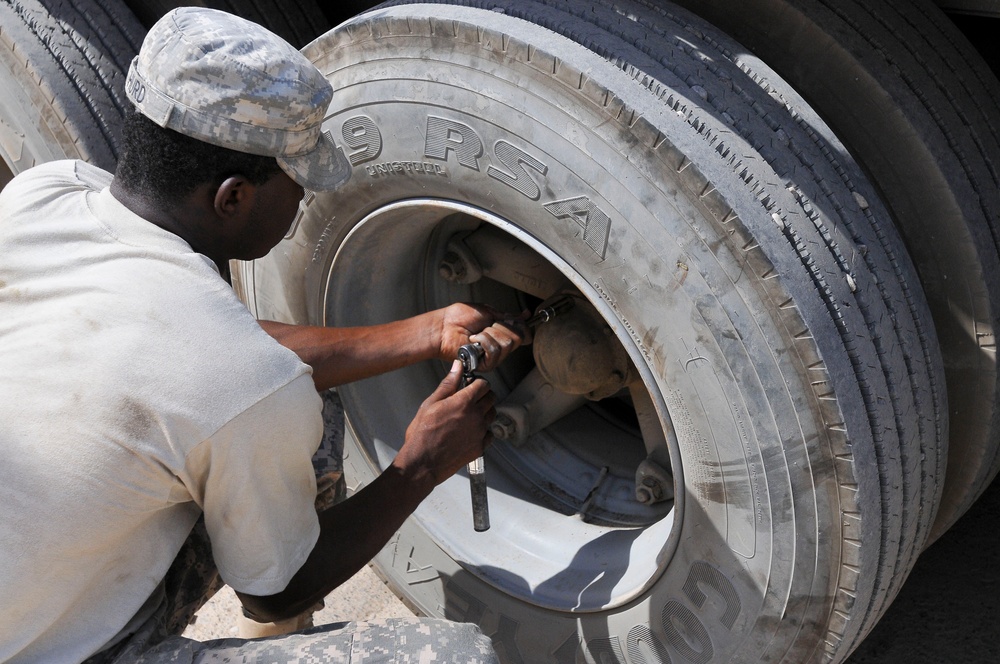 Pennsylvania reserve unit strikes up music of trailer repair
