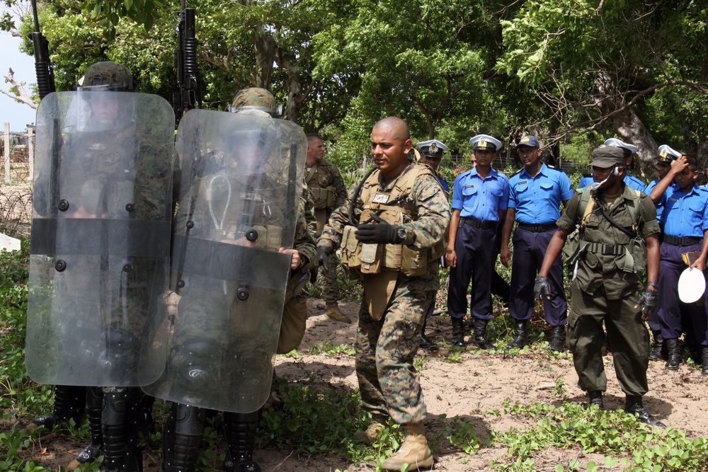 15th Marine Expeditionary Unit Demonstrates Humanitarian Aid, Disaster Relief in Sri Lanka