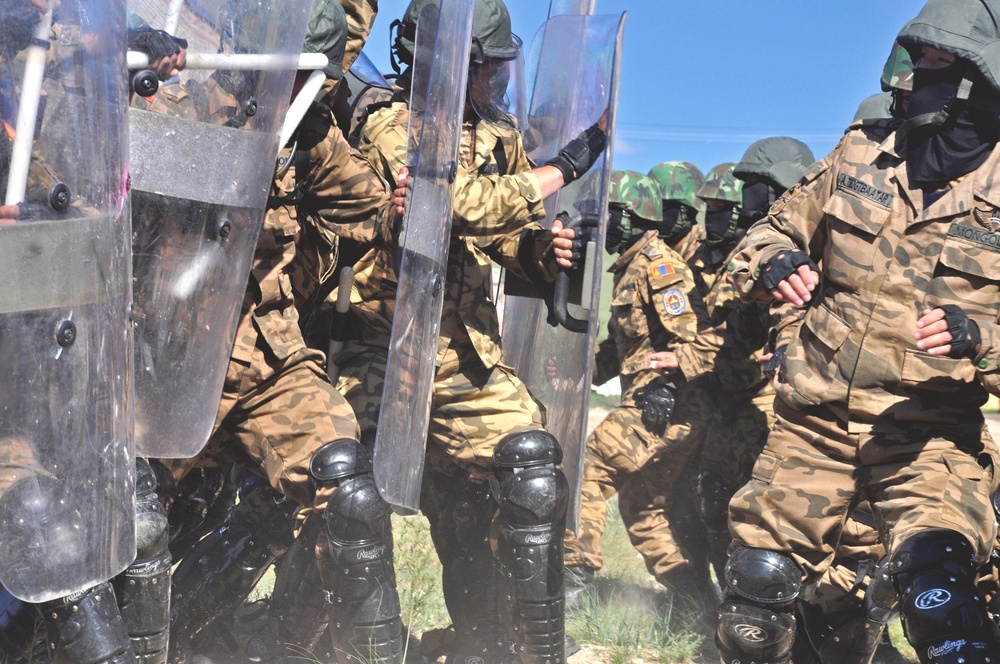 Mongolian Armed, Internal Forces Learn Riot Control