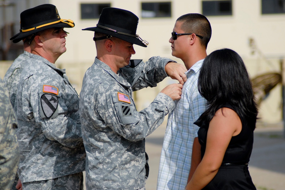 'Saber' Soldier receives Purple Heart Medal