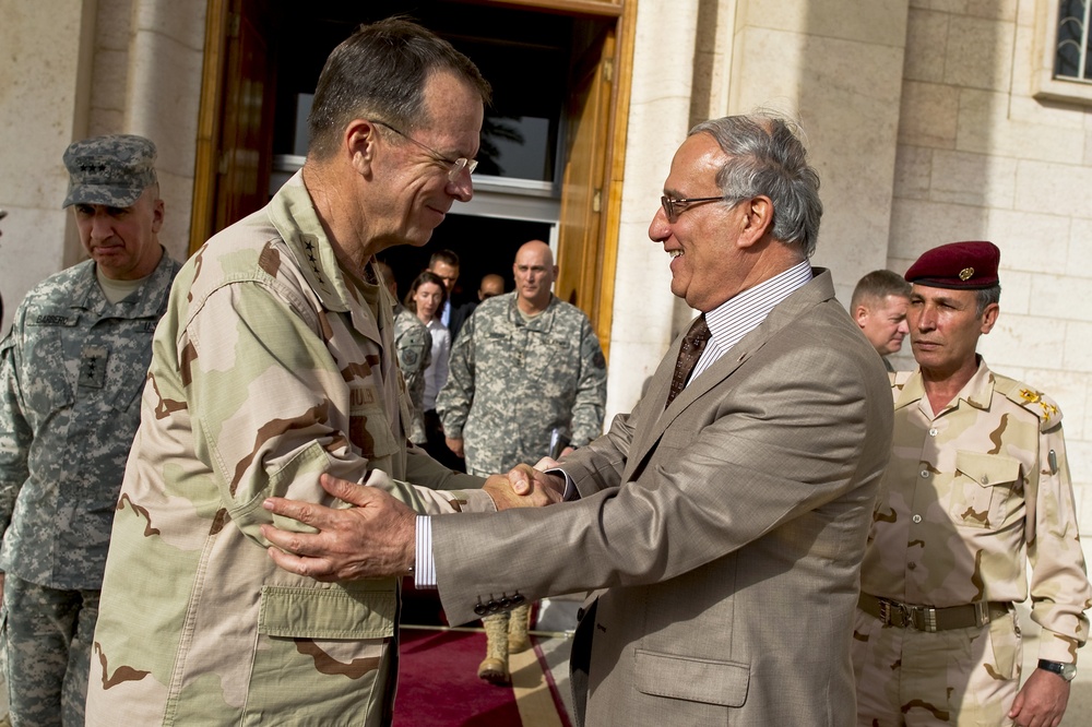 Mullen Calls for Long-Term Partnership with Iraqi Military