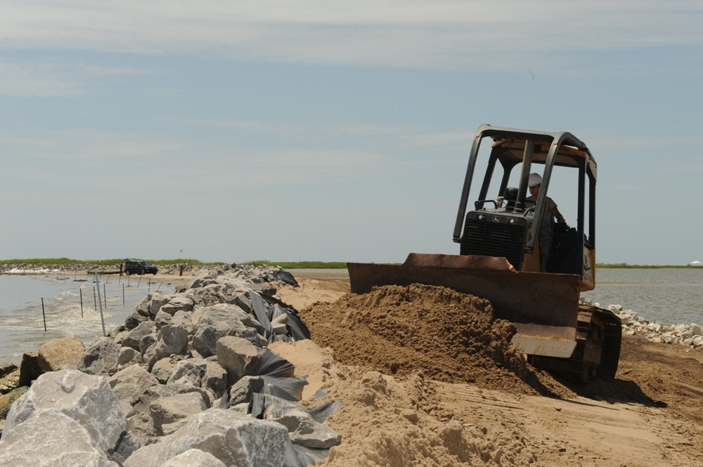 Louisiana National Guardsmen continue operations in Grand Isle