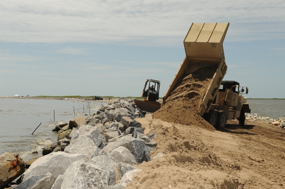 Louisiana National Guardsmen continue operations in Grand Isle