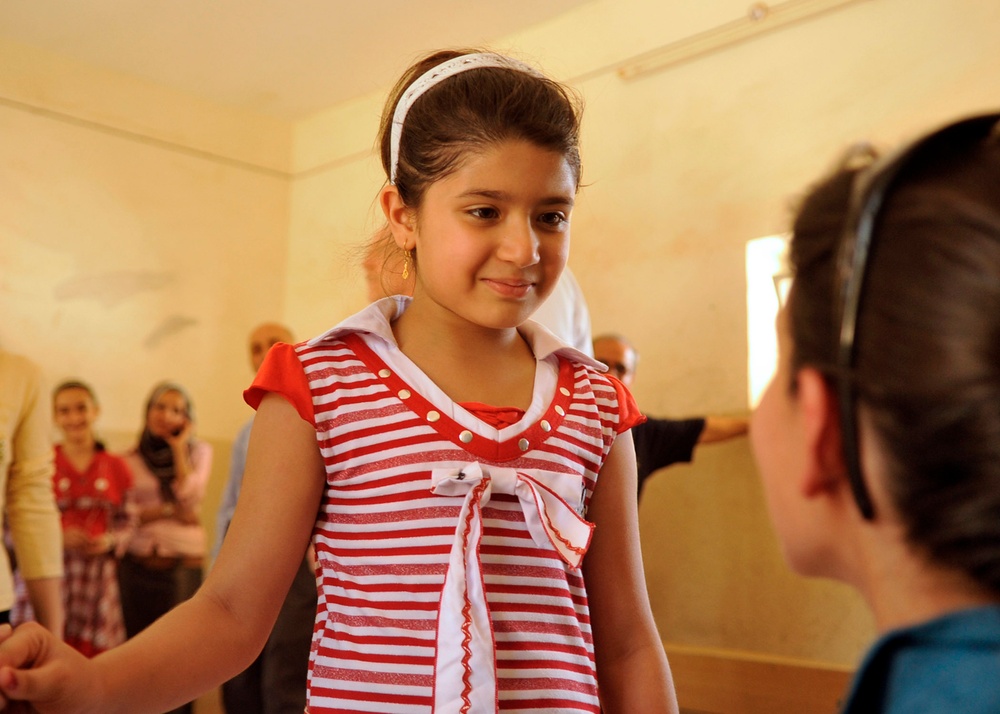 Baqubah students perform play for soldiers