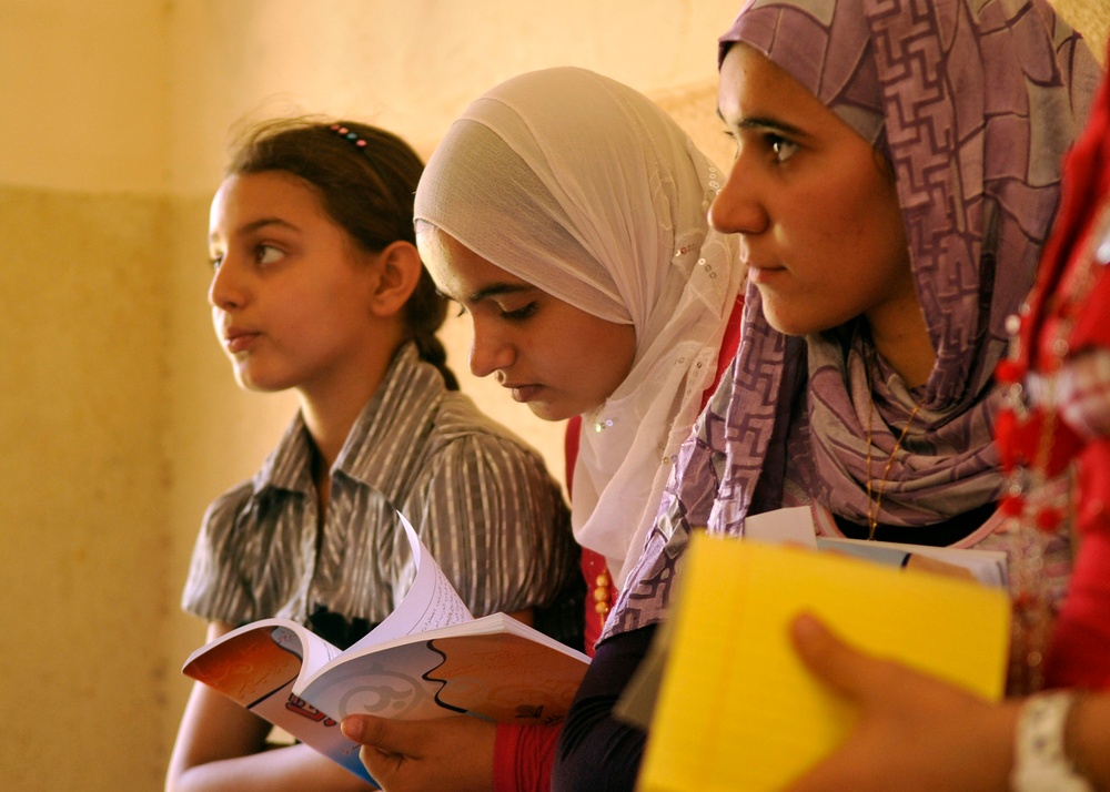 Baqubah students perform play for soldiers