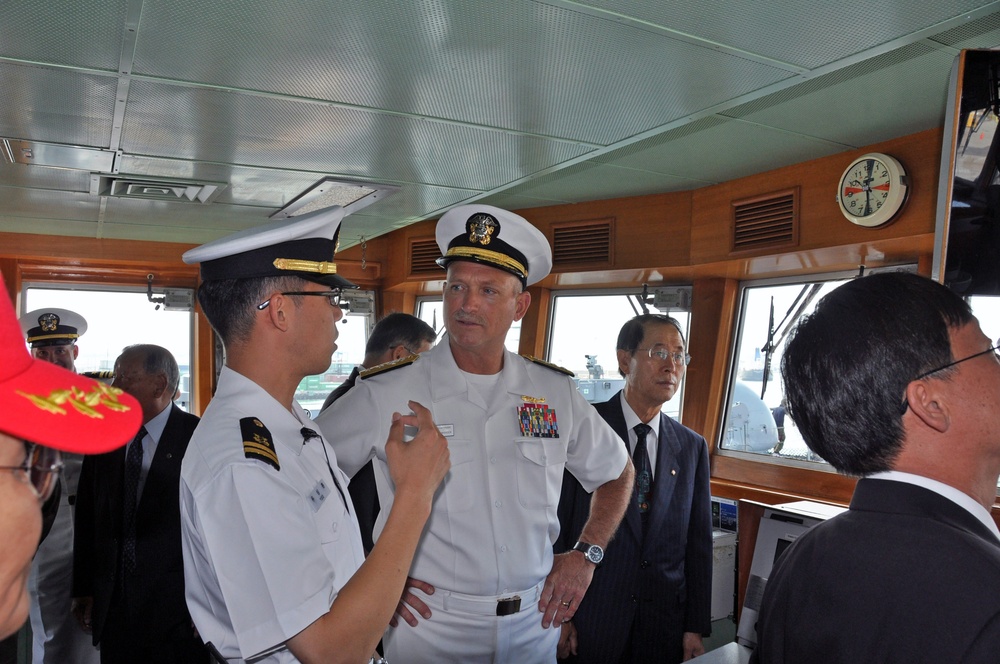 Republic of Korea destroyer arrives in Los Angeles