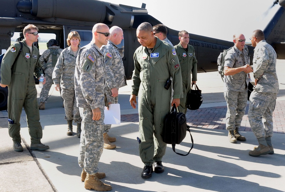 DVIDS - Images - Gen. Dean Arrives at KAFB [Image 3 of 5]