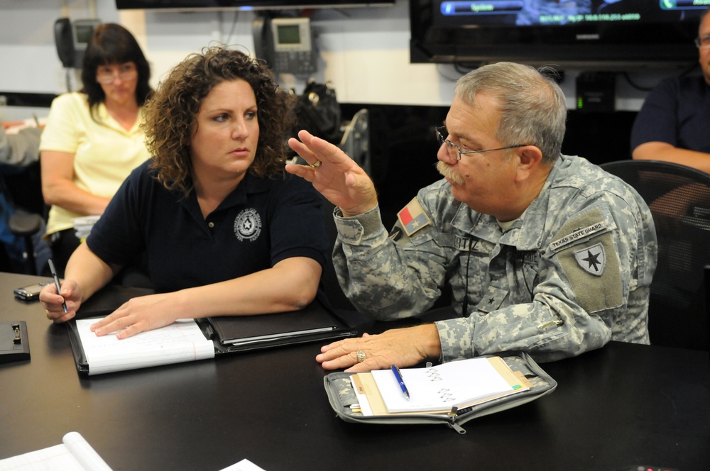 Texans Train for Disaster With Humanitarian Mission