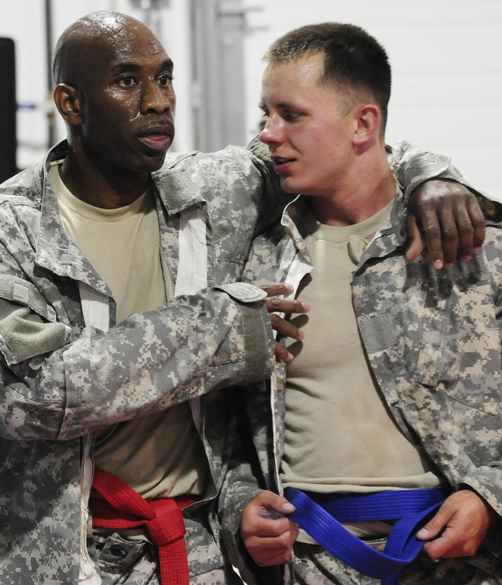 2010 Army Reserve Best Warrior Competition - Modern Army Combatives