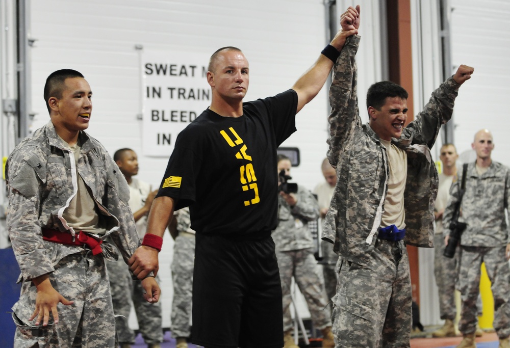 2010 Army Reserve Best Warrior Competition - Modern Army Combatives