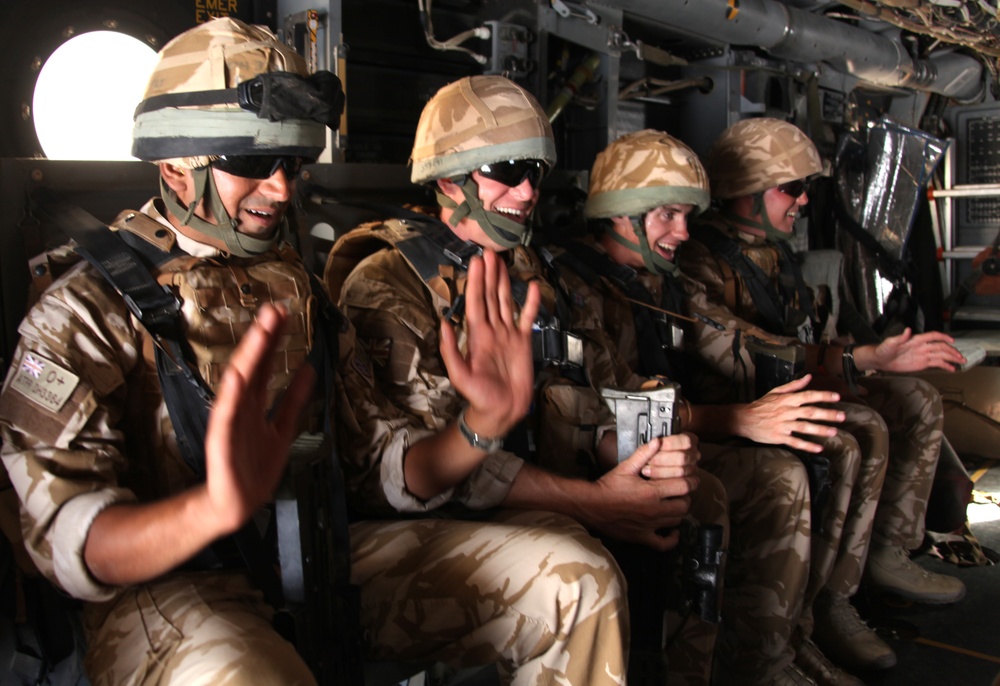 UK Soldiers Take Wild US Osprey Ride