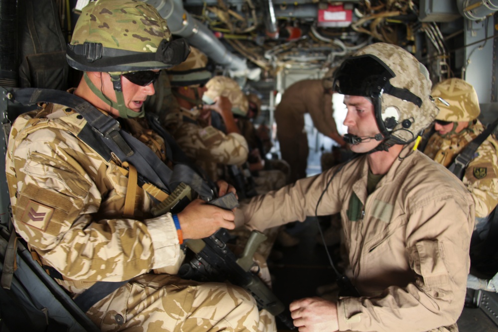UK Soldiers Take Wild US Osprey Ride