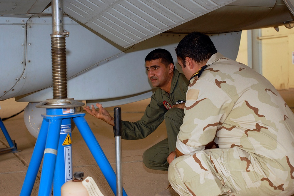 Military Intelligence Officer Brings Together Iraqi Army, Air Force