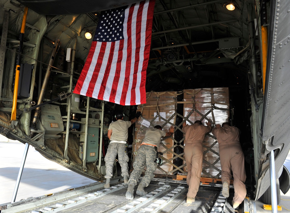 Pakistan Flood Victims Receive Assistance From U.S. Air Force