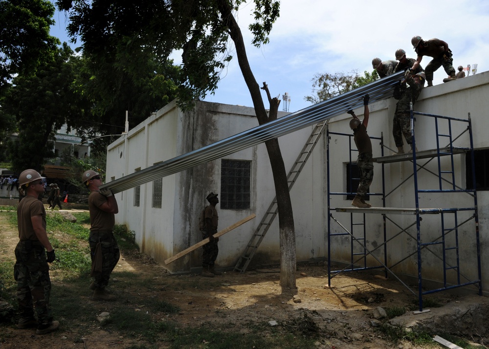 Marines, sailors work in Haiti