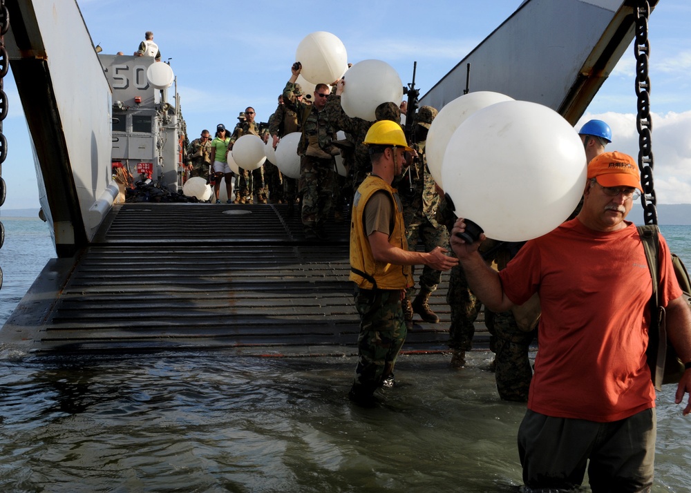 Marines, sailors work in Haiti