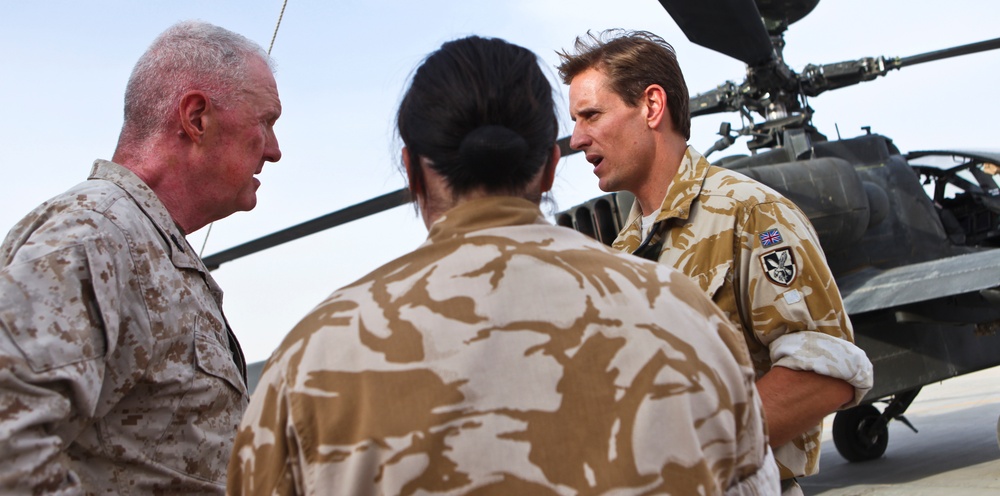 Maj. Gen. Mills Tours U.K. Flight Line